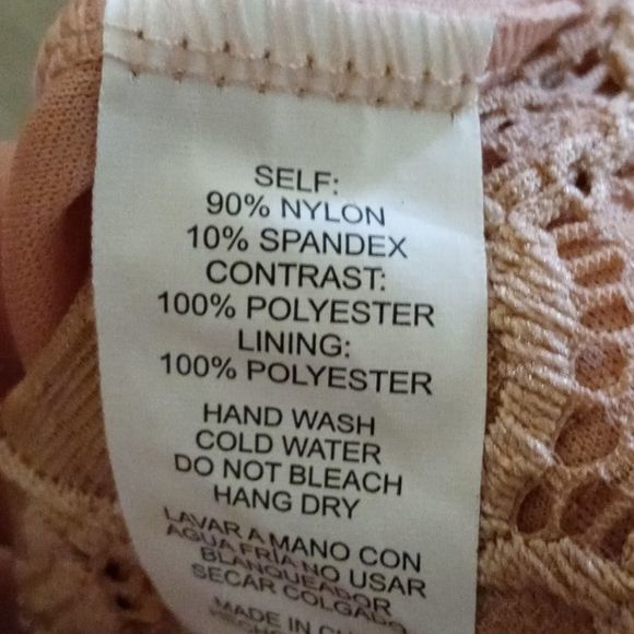 Ambiance brand Lace cold shoulder dress size‎ Medium - Picture 6 of 6